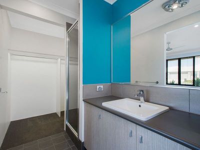 7 Persian Street, Eglinton