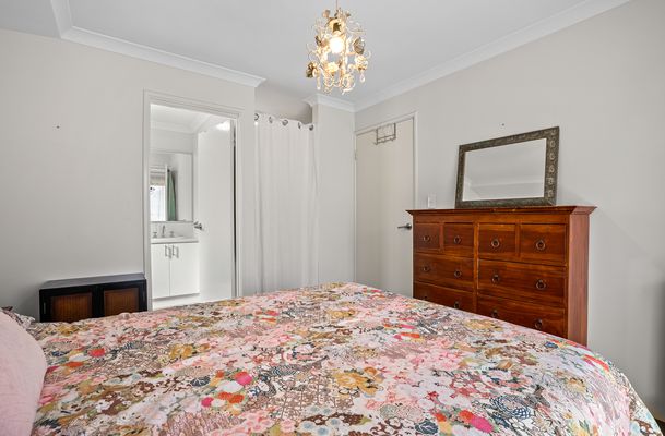 2 PENDRAGON LANE, Baldivis