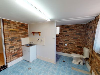 2 Furlong Street, Dubbo
