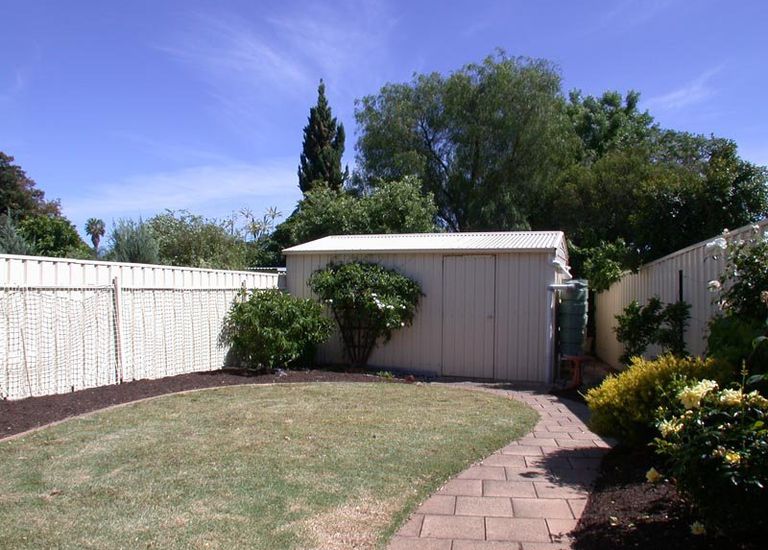 11 Eurunderee Avenue, Seacombe Gardens