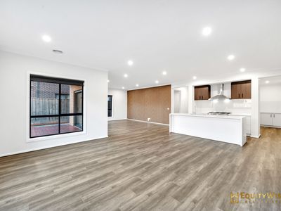 6 Neagh Street, Manor Lakes