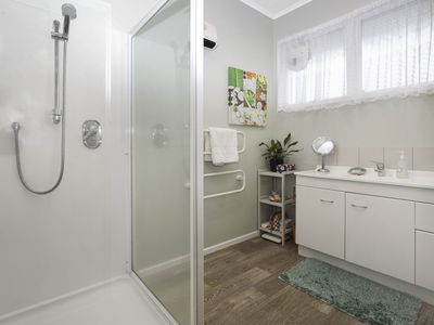 11A Arthur Grove, Waikanae