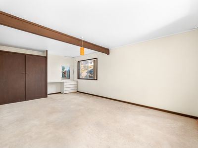28 Sunset Boulevard, Kianga