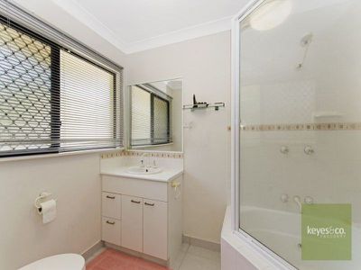 18 Waterlily Circuit, Douglas
