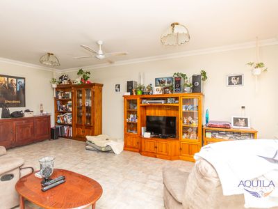 11 Robinia Rise, Helena Valley