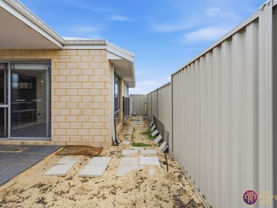 18 Fenchurch Drive, Hilbert