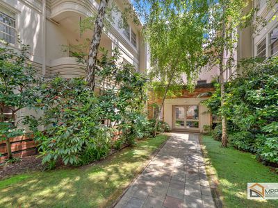 27 / 449 Saint Kilda Road, Melbourne