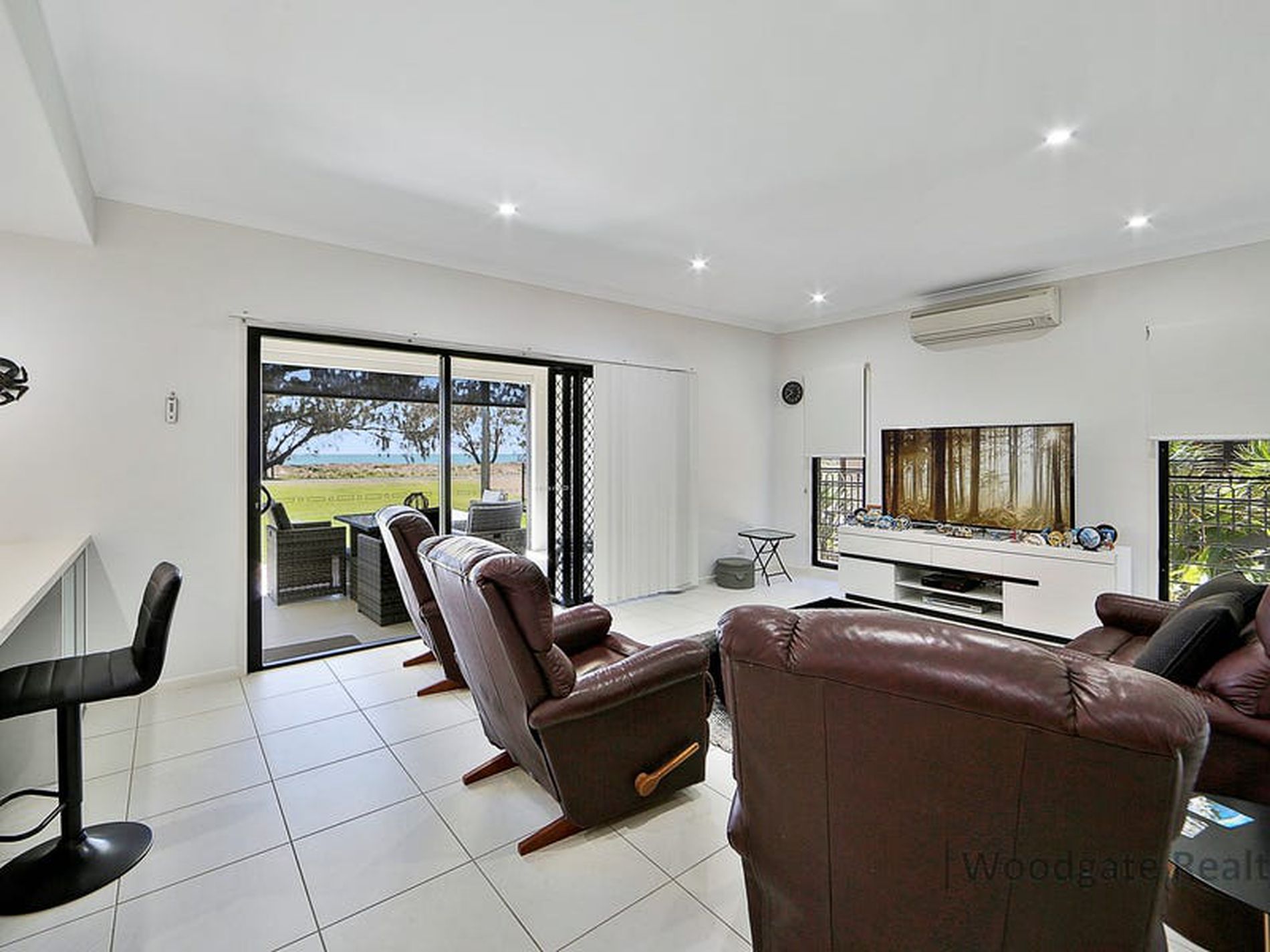 56 Esplanade, Woodgate