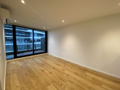508 / 8 Hallenstein Street , Footscray