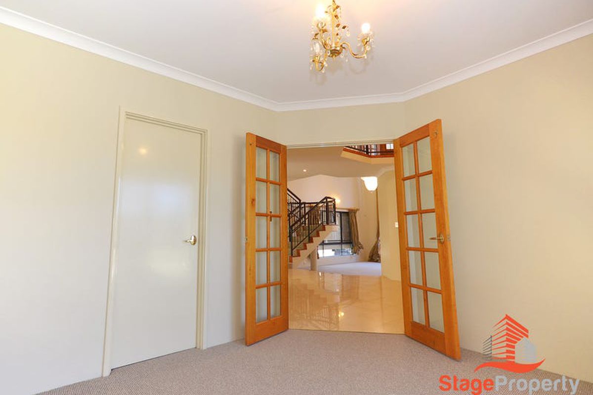 12 Bronzewing Loop, Wembley