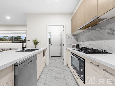 2 / 33 Arcadia Avenue, Hallam