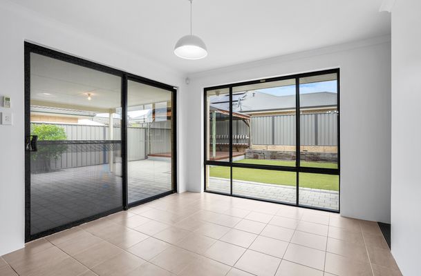 53 Colreavy Ramble, Baldivis