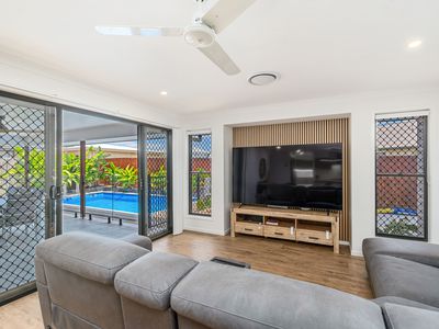 22 Coolamon Court , Urraween