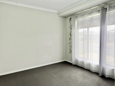 113 Holyoake Parade, Manor Lakes