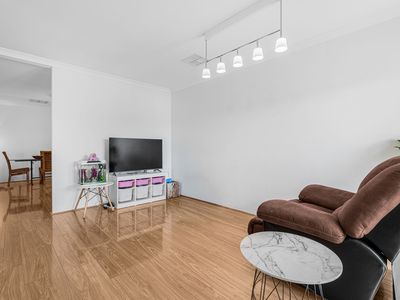 37 Millot Vista, Caversham