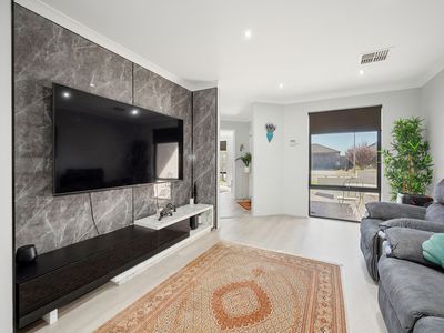 5 Archdale Loop, Piara Waters