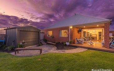 8 Pink Hill Boulevard, Beaconsfield