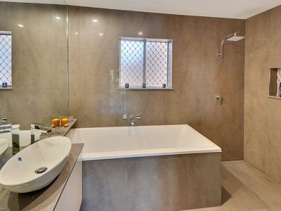 3 Jacaranda Drive, Mooloolaba