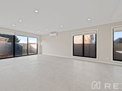 2 / 8 Landhill Court, Hallam