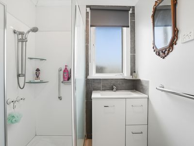 46 Davies Street, George Town
