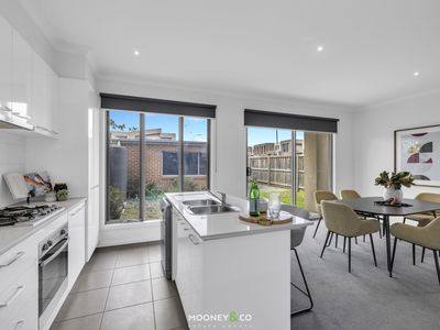 2 Aviara Walk, Cranbourne