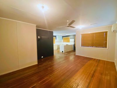 8 Armstrong Crescent, Dysart