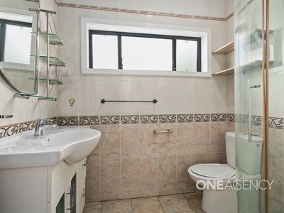 4 Carinmoney Avenue, Warilla