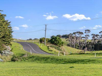 100 Grassy Road, Currie