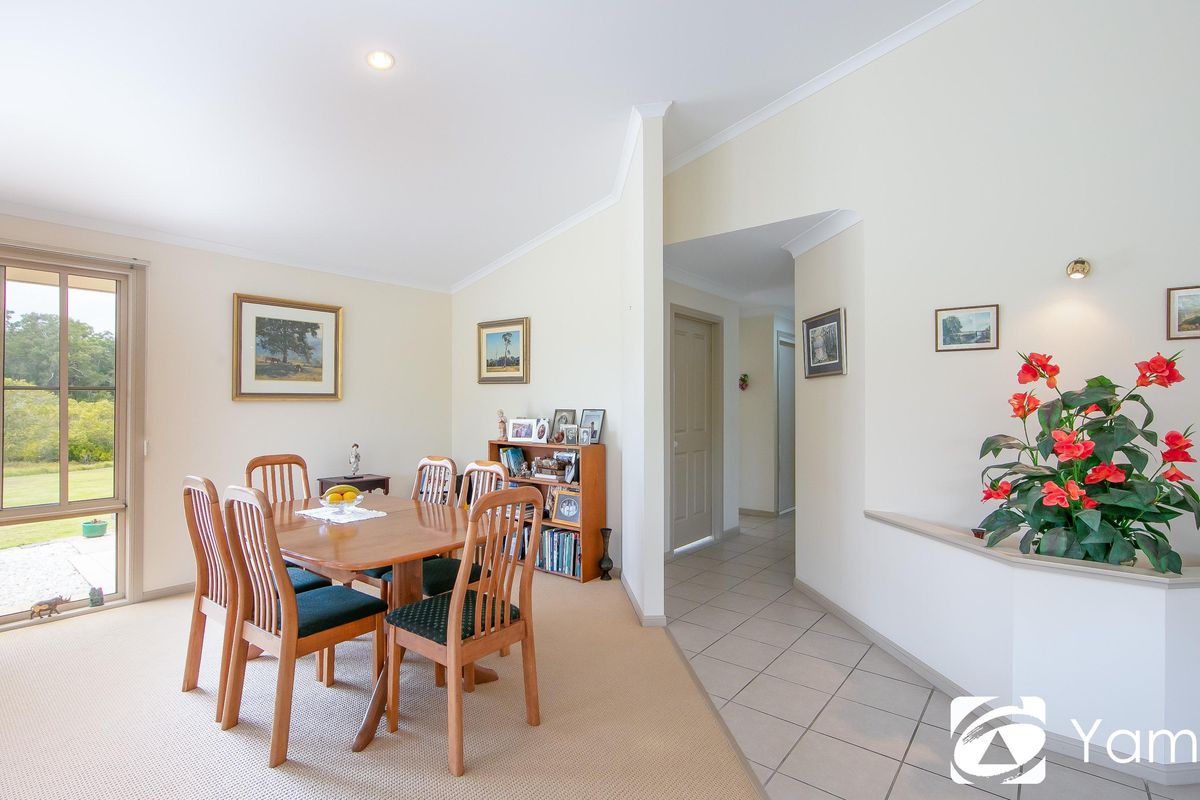 1 / 40 Bayview Drive, Yamba