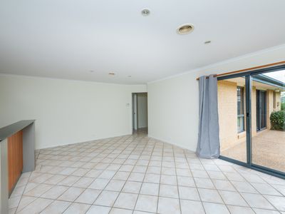 4 Unwin Avenue, Jerrabomberra