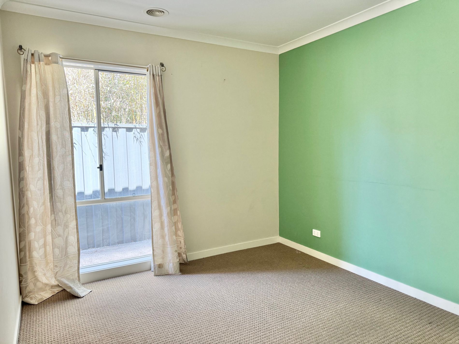 17 Lancewood Road, Manor Lakes