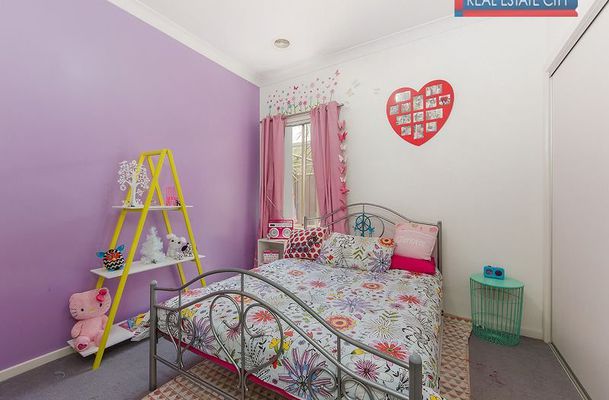 84 Hamilton Hume Parade, Craigieburn