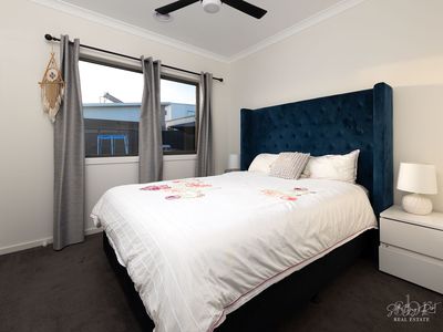 9 FIVEFIELDS ROAD, Leneva