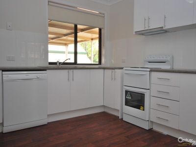 10  Eumung Street, Dubbo