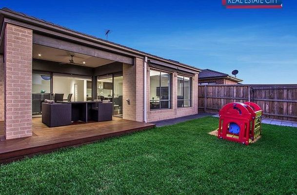 10 Torino Avenue, Greenvale