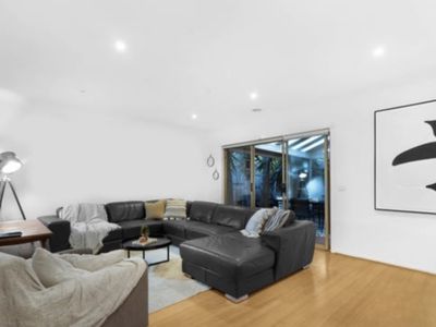 7 Donaldson Place, Point Cook