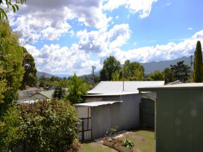 24 Fairway Avenue , Mount Beauty