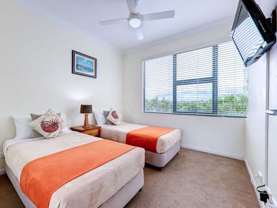 13 / 15 Mudjimba Esplanade, Mudjimba