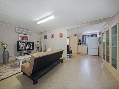 156 Kamarin Street, Manly West
