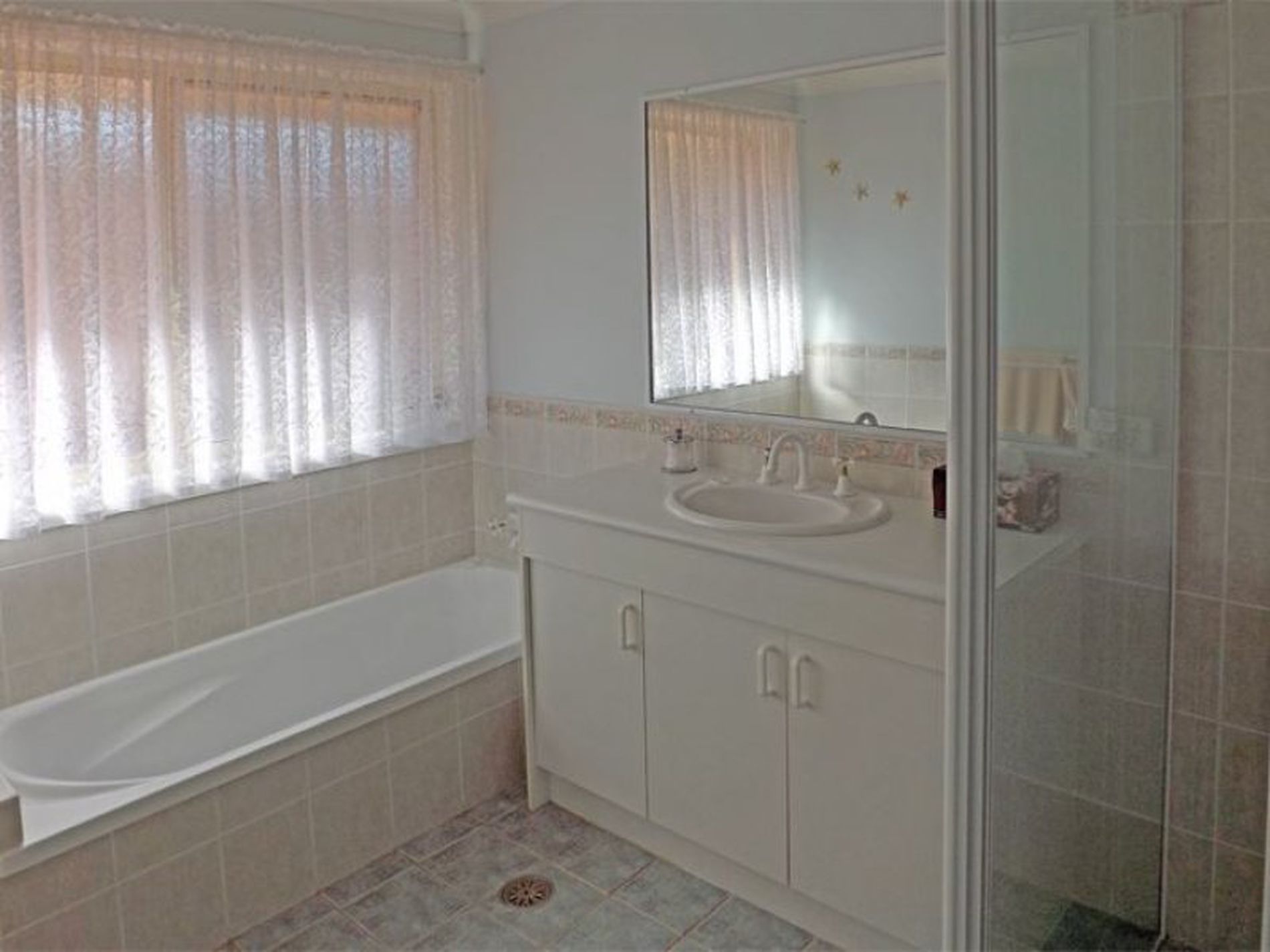 111 Leo Drive, Narrawallee