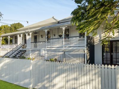 147 Glebe Road, Silkstone