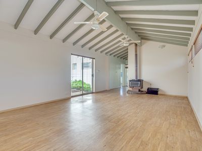 25 Moorpark Avenue, Yanchep