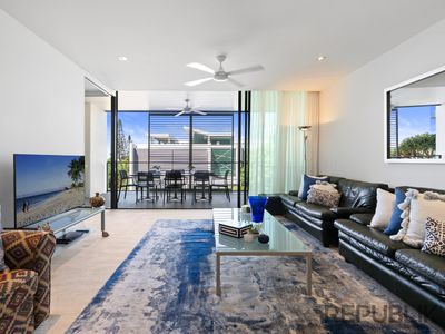 2205 / 2 Ephraim Island Parade, Paradise Point
