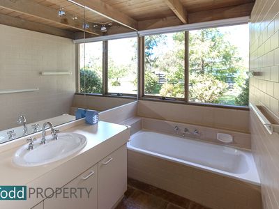 16 Scullys Lane, Heathcote