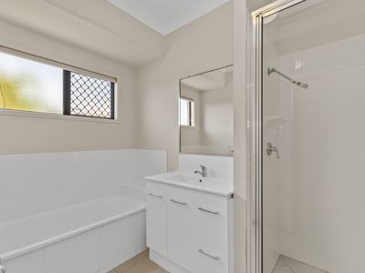 32 Klewarra Bvd, Douglas