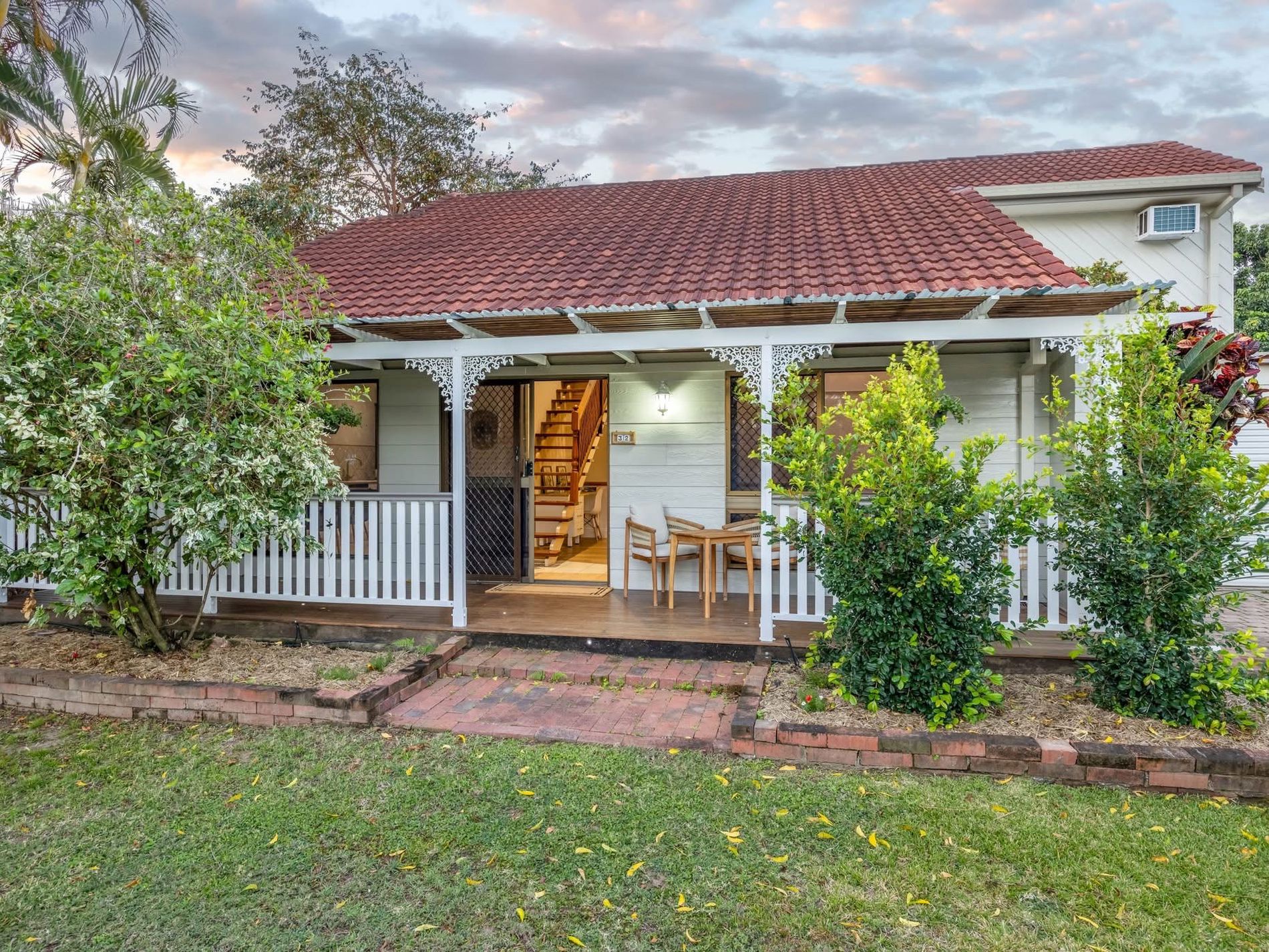 32 Gouldian Avenue, Condon