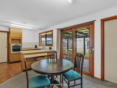 7 Hume Court, Cranbourne North
