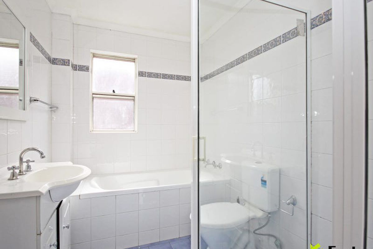 8 / 5 Hornsey Road, Homebush West