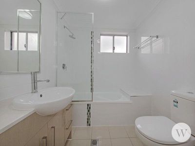 1 / 3 Besham Parade, Wynnum