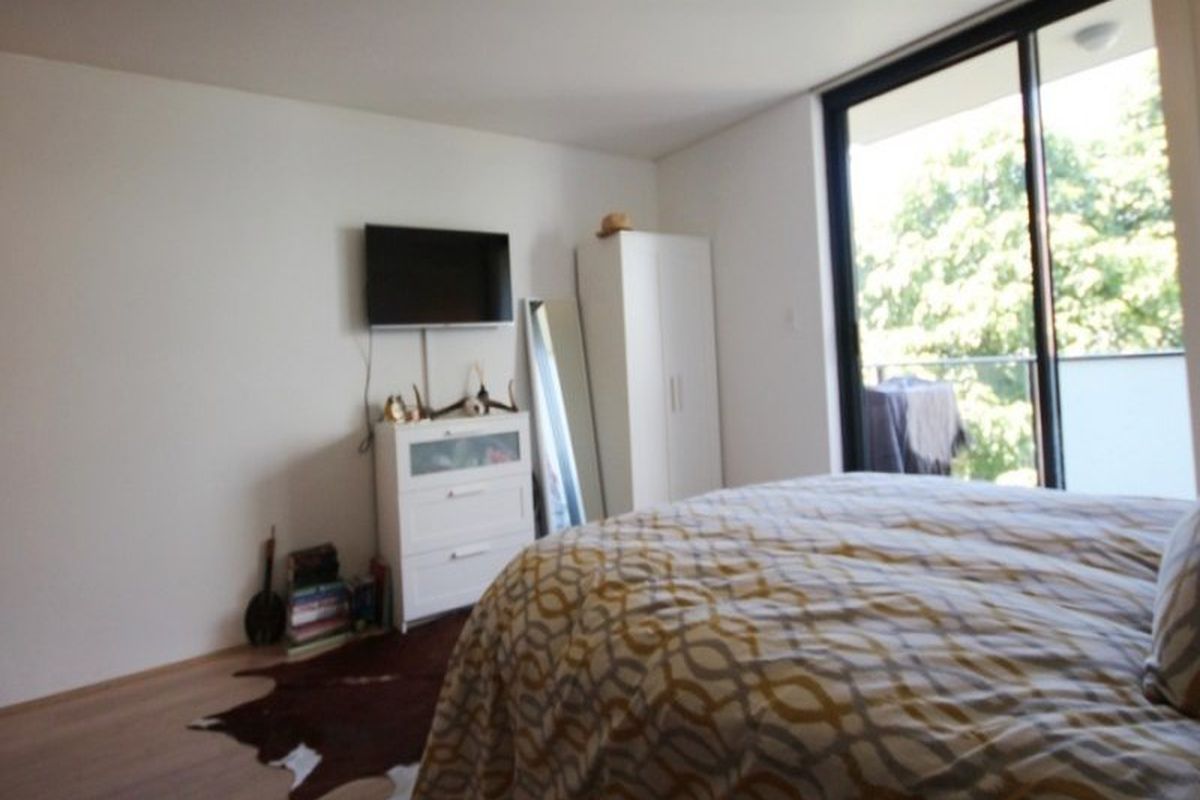 216 / 130 Carillon Avenue, Newtown